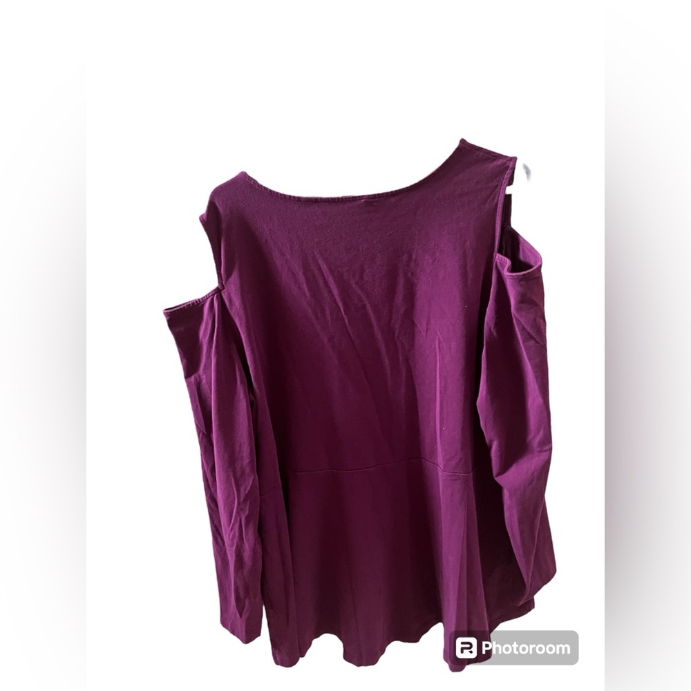 Isaac mizrahi cold shoulder top - Picture 3 of 3